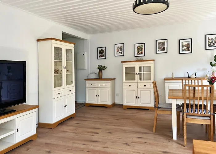 Im Wald, Am Briesener Semesterbostad